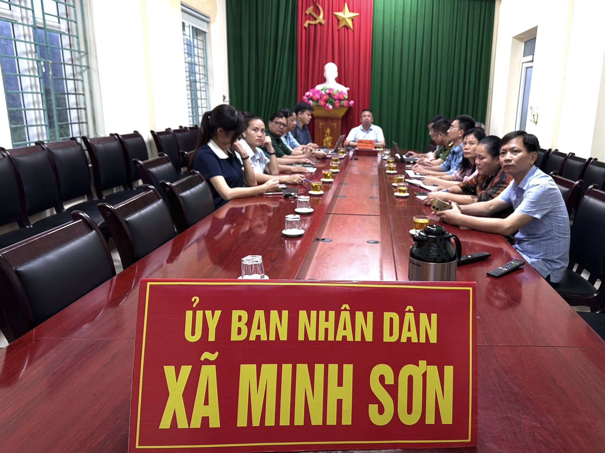 Anh-tin-bai